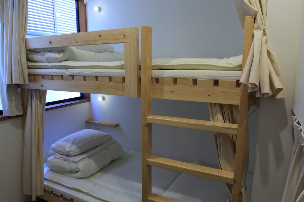 Plum Hostel 11/30