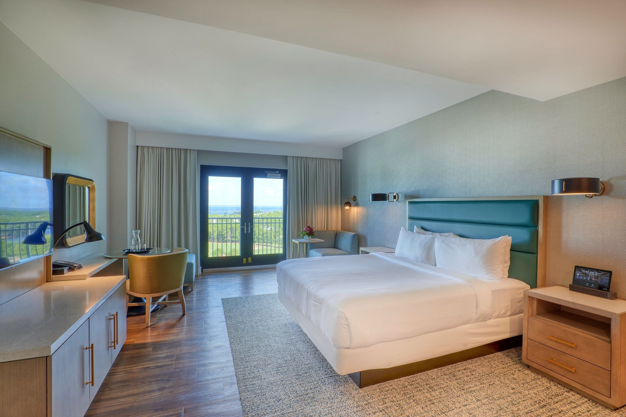 Grand, King Bed, Resort View, Balcony