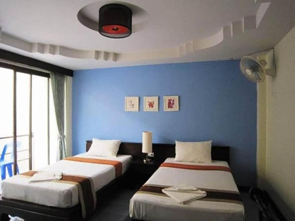 J Hotel 19/51