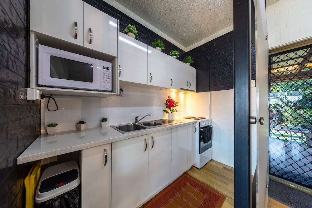 Ascot Budget Inn 77/77