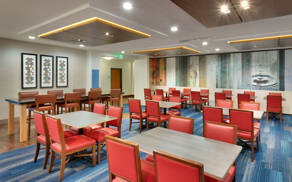 Holiday Inn Express Hotel And Suites Orem North Provo 48/60
