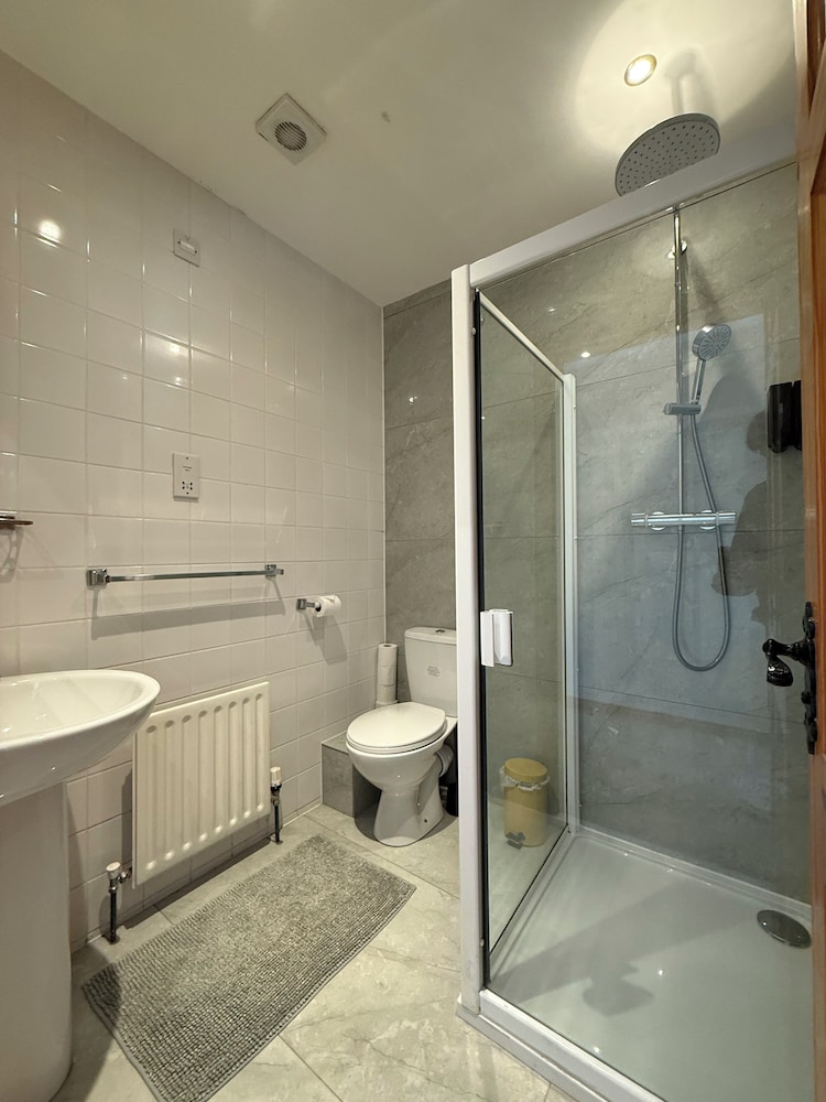 Ashfield Bed And Breakfast 42/44