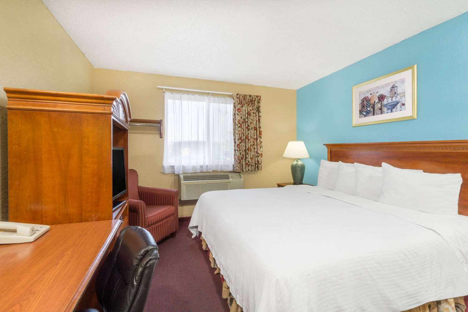 Baymont By Wyndham Huber Heights Dayton 4/12