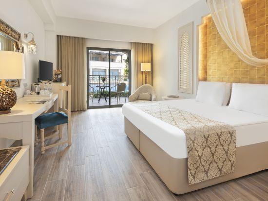 Swim Up, Suite