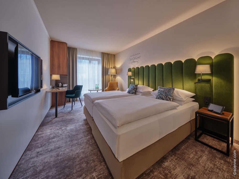 SUPERIOR, DOUBLE OR TWIN BED