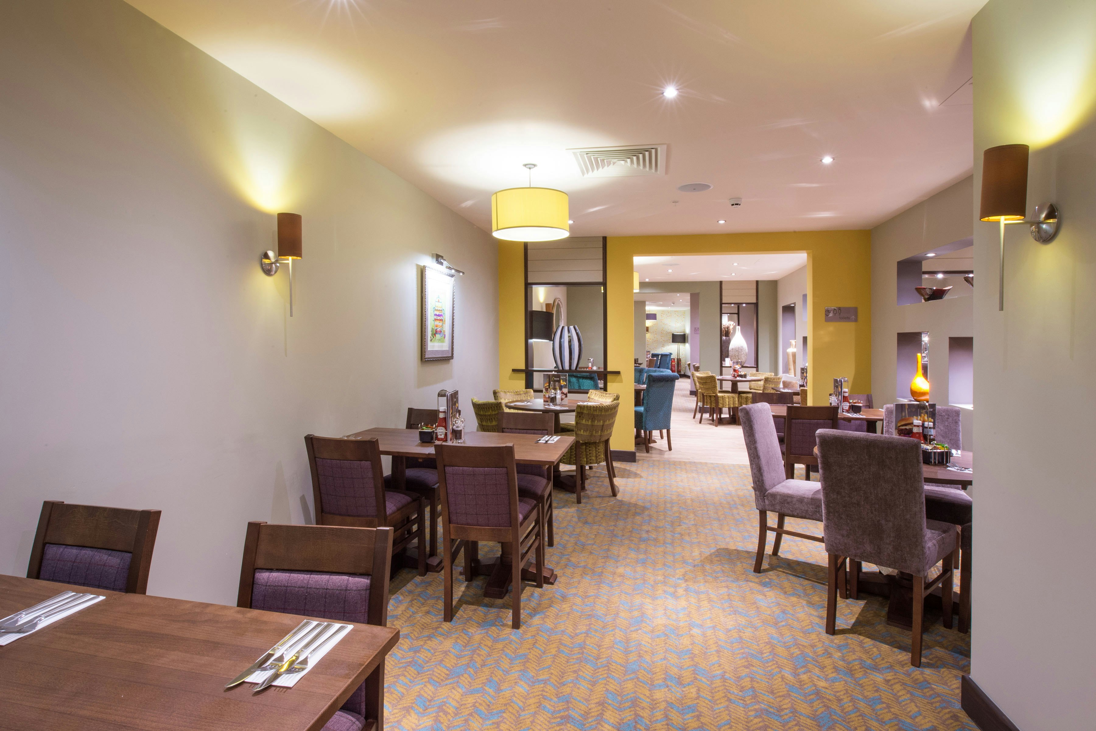 Premier Inn London City Aldgate 30/43