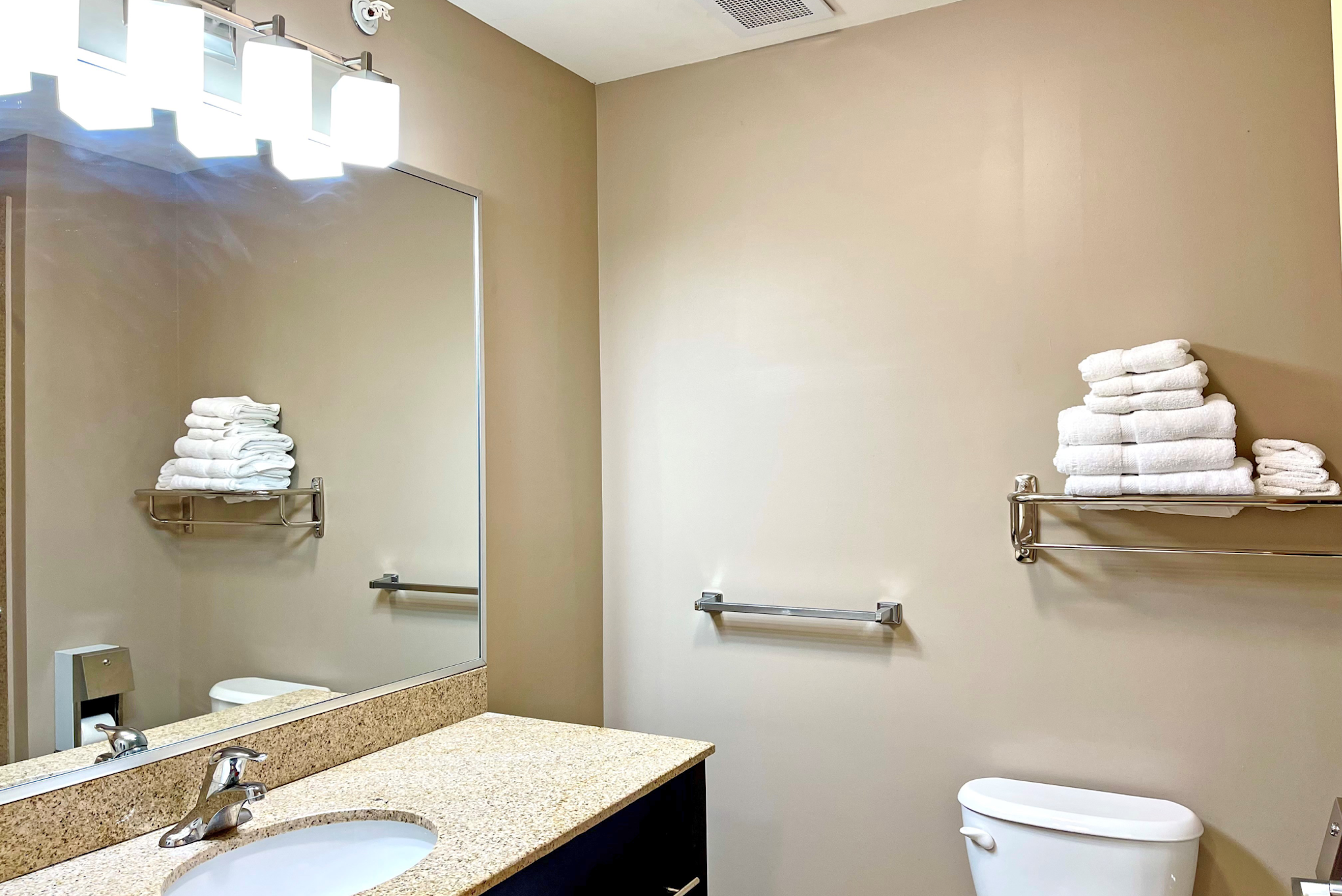 Red Carpet Inn And Suites Monmouth Jtc 38/38