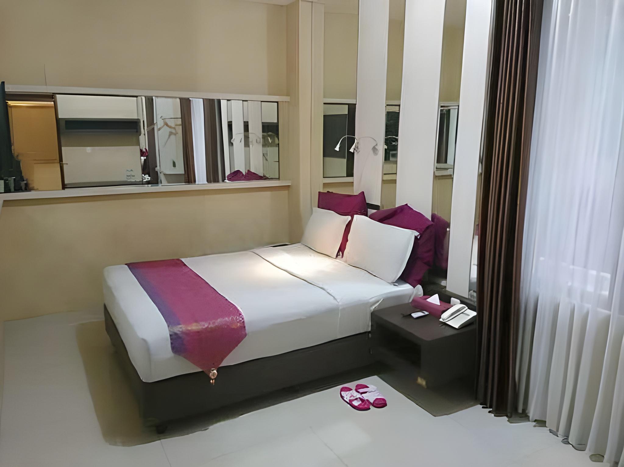 Latief Inn 14/33
