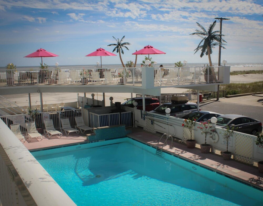 Paradise Ocean Front Resort 34/45