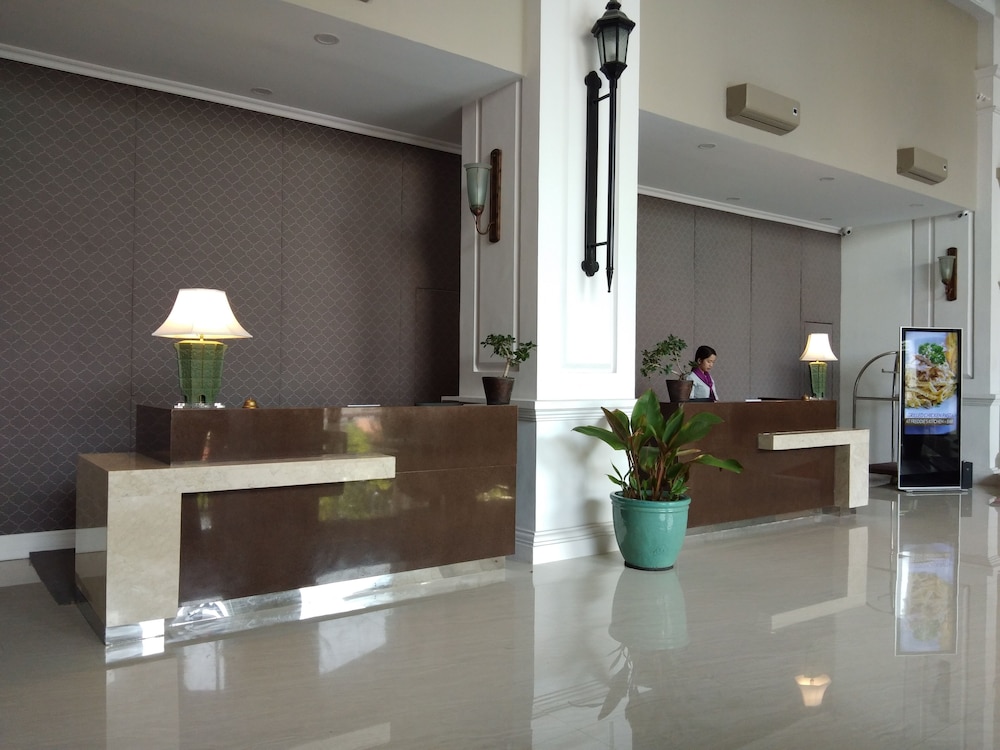 Sarabia Manor Hotel 9/73
