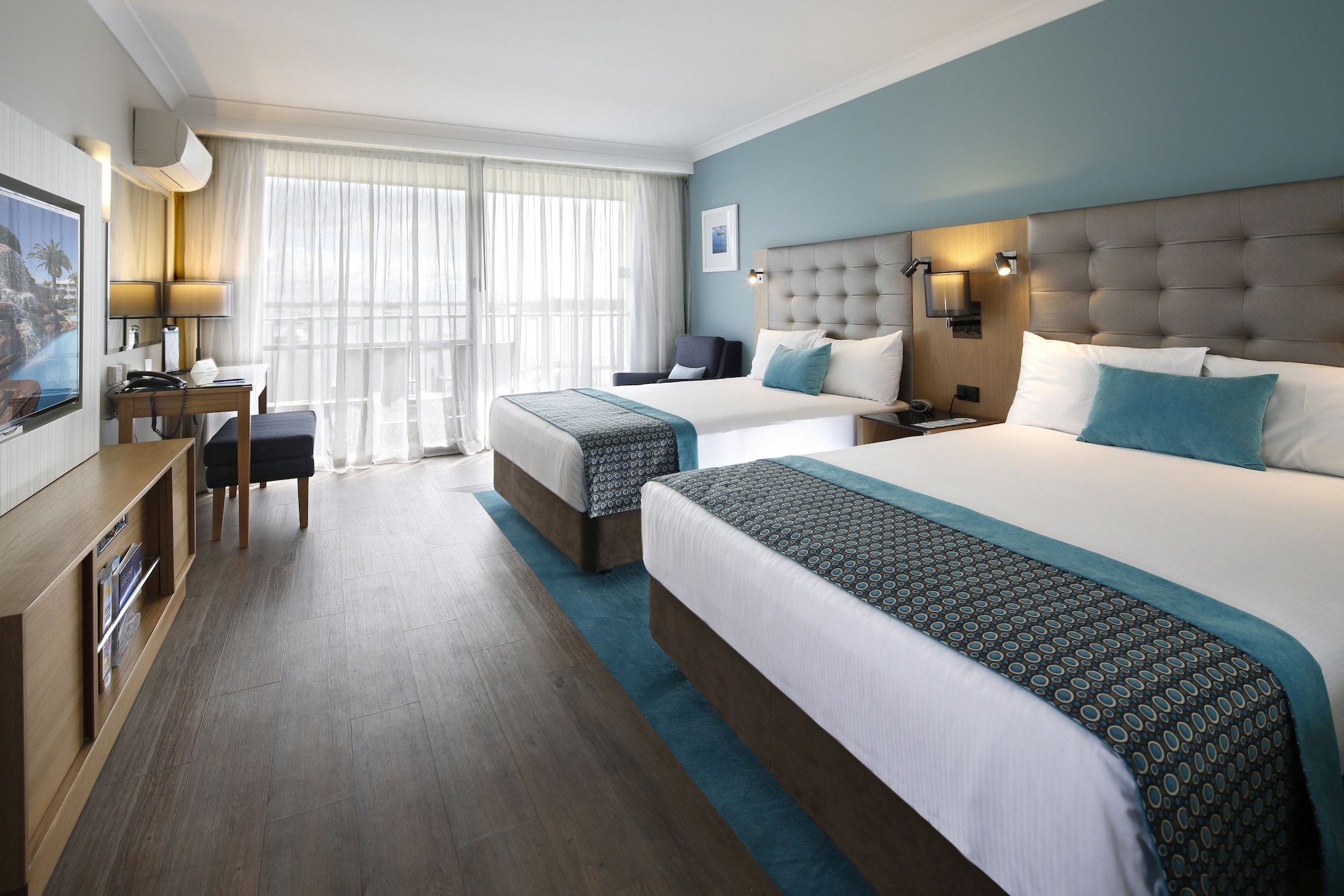 Premium Queen Room + Entry to 4 Theme Parks