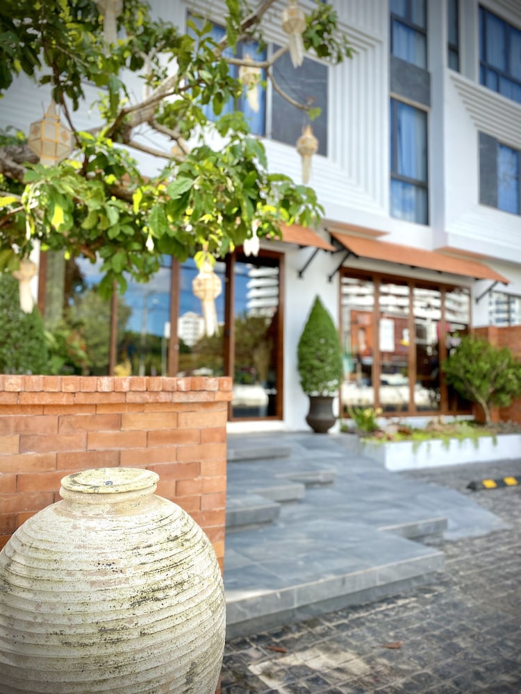 Salee Boutique Hotel 44/50