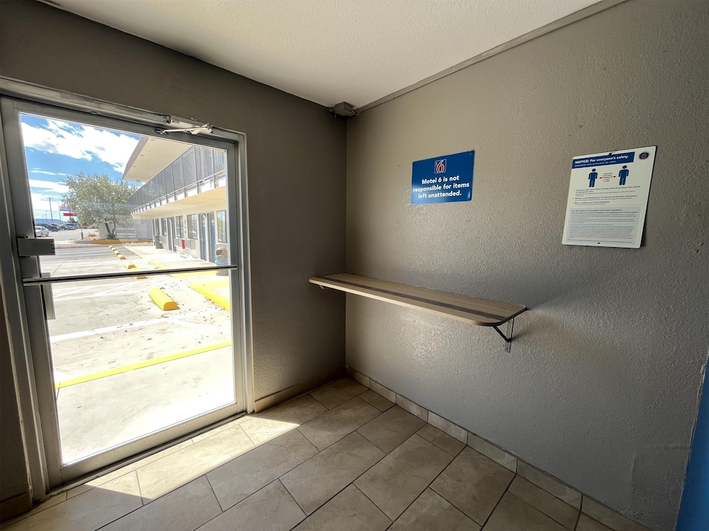 Motel6 Grants, NM 43/68