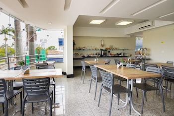 Hotel Atlas Sete Lagoas 23/42