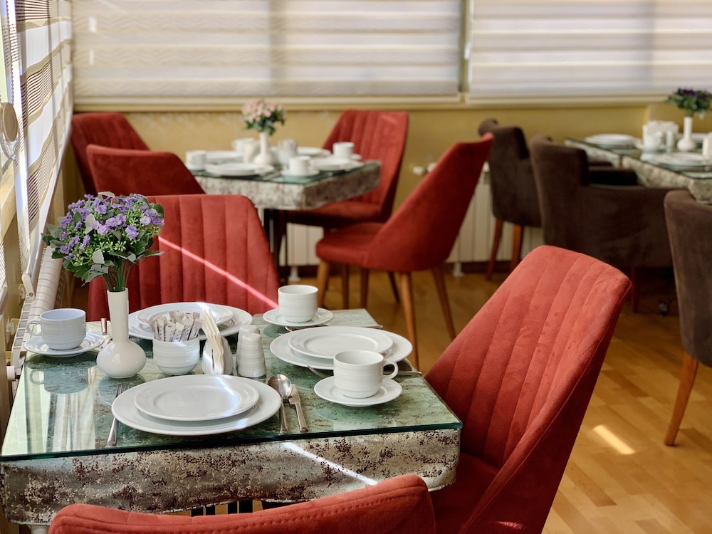 Clover Hotel Baku 46/50