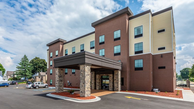 Cobblestone Hotel & Suites - Hartford 54/57
