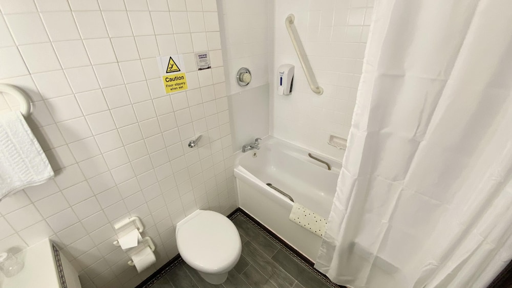 Europa Gatwick Hotel 48/50