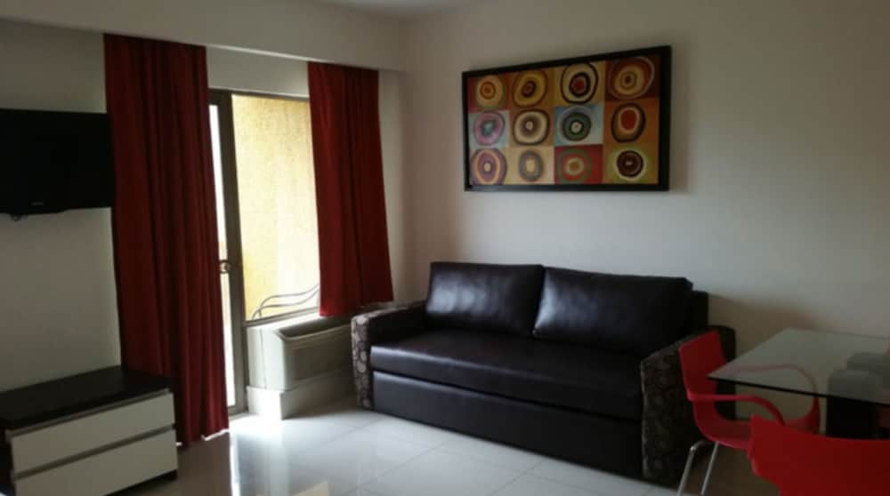 Bahia Escondida Hotel 40/65
