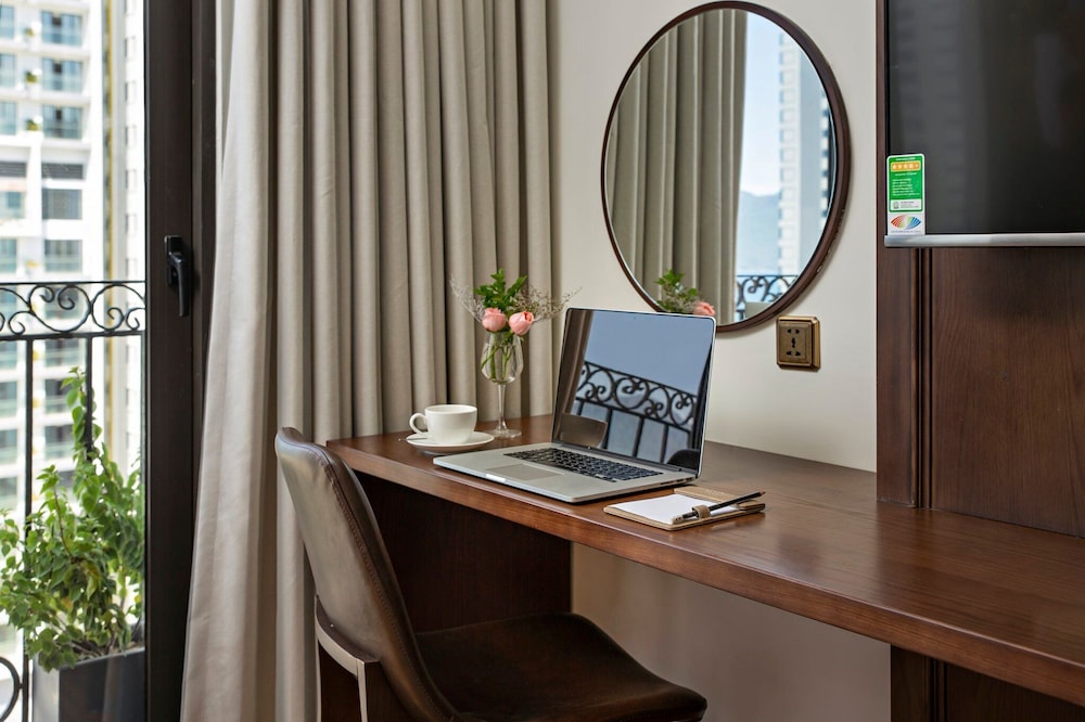 Golden Lotus Hotel Da Nang 44/50