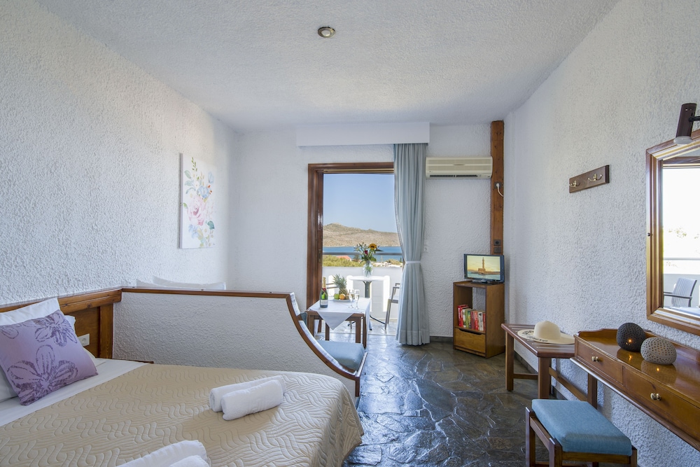 Folia Hotel Apartments 15/50