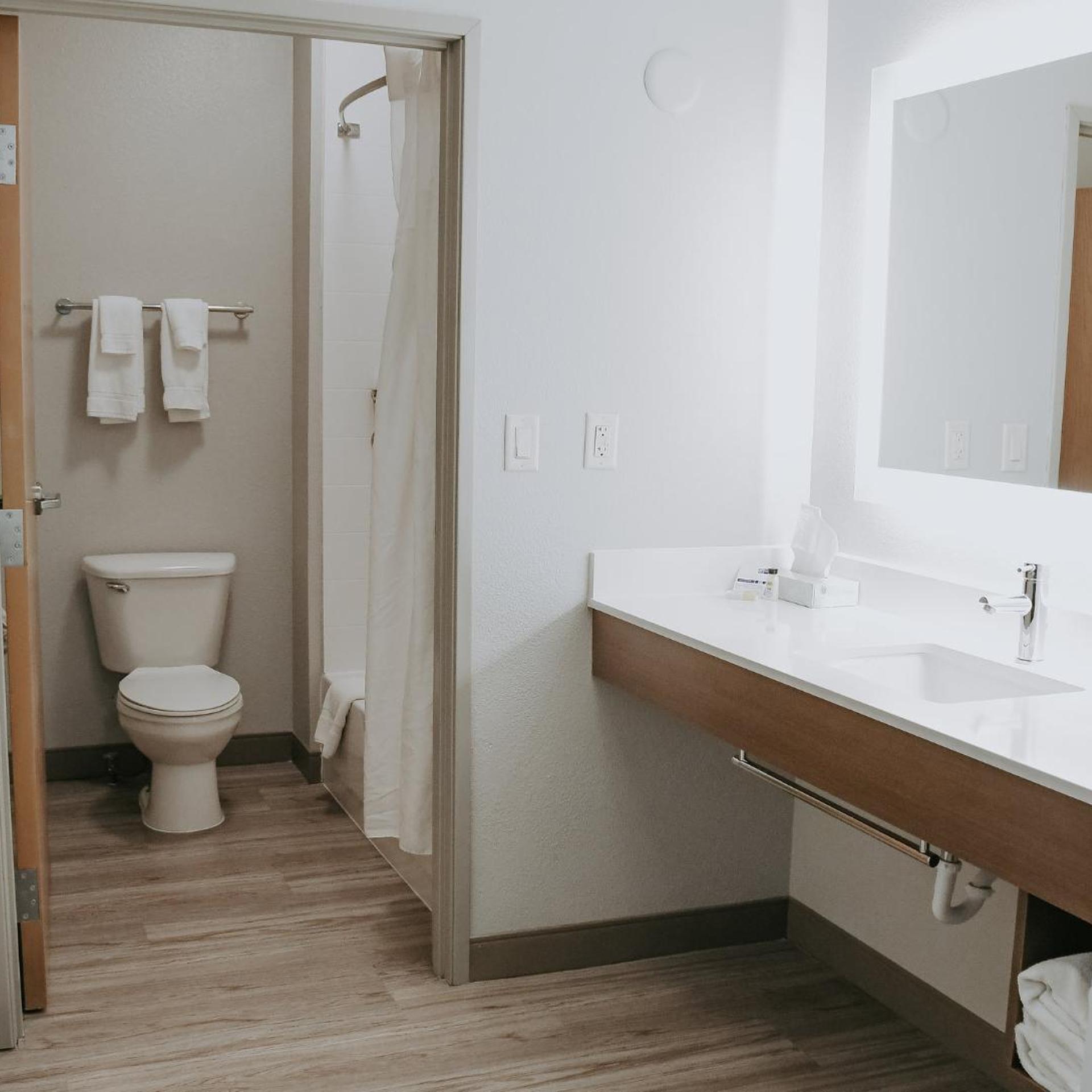 جناح بسرير كينج بغرفتي نوم، Holiday Inn Express and Suites Lincoln South 5/10