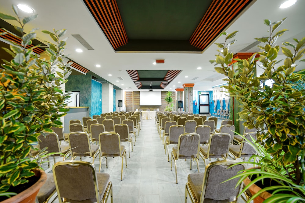 Villaggio Club Giardini d’Oriente 32/49