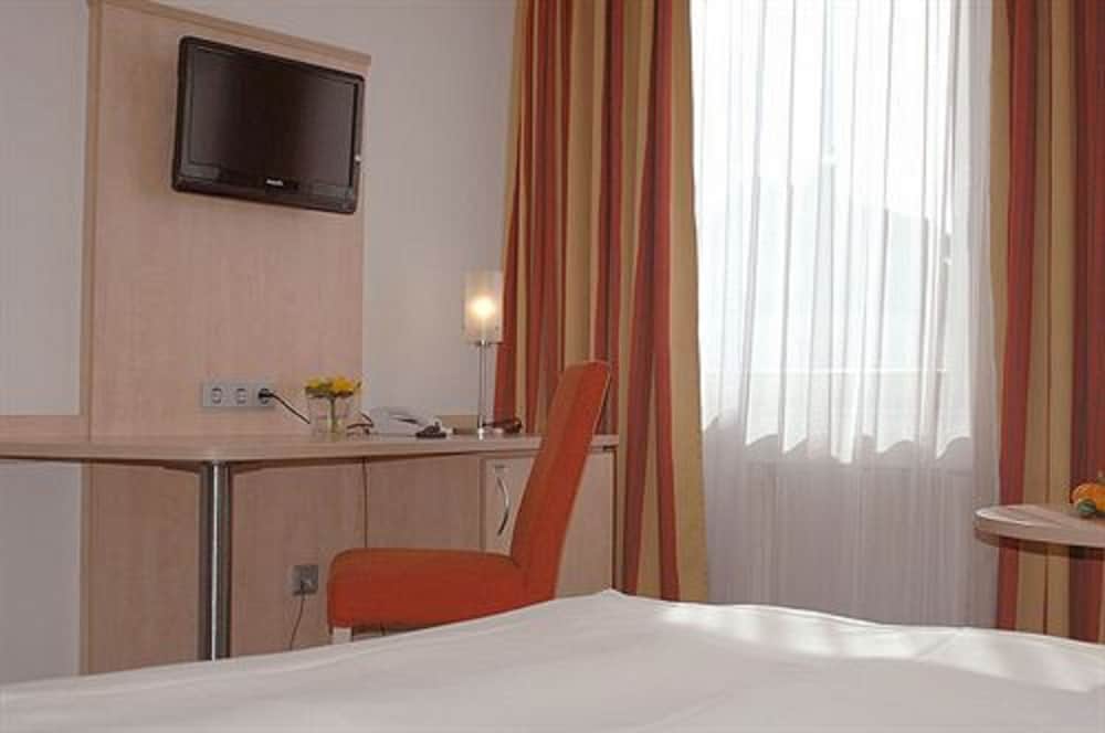 Hotel Filderland - Stuttgart Messe - Airport - Self Check-In 26/59