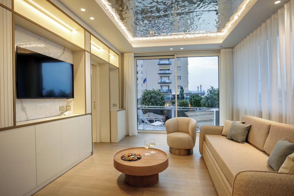 Ambasciatori Suite Hotel 92/110