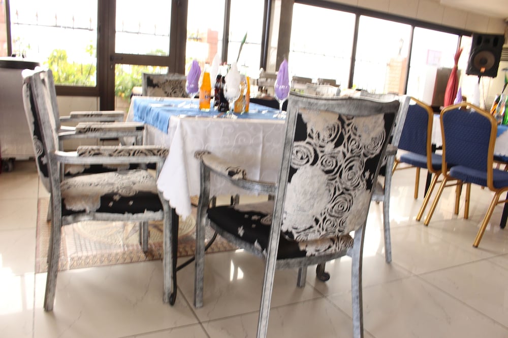 Tou'Ngou Hotel 40/50