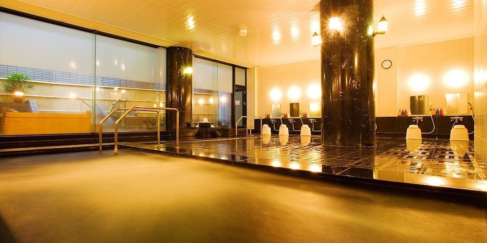 swimming pool spa