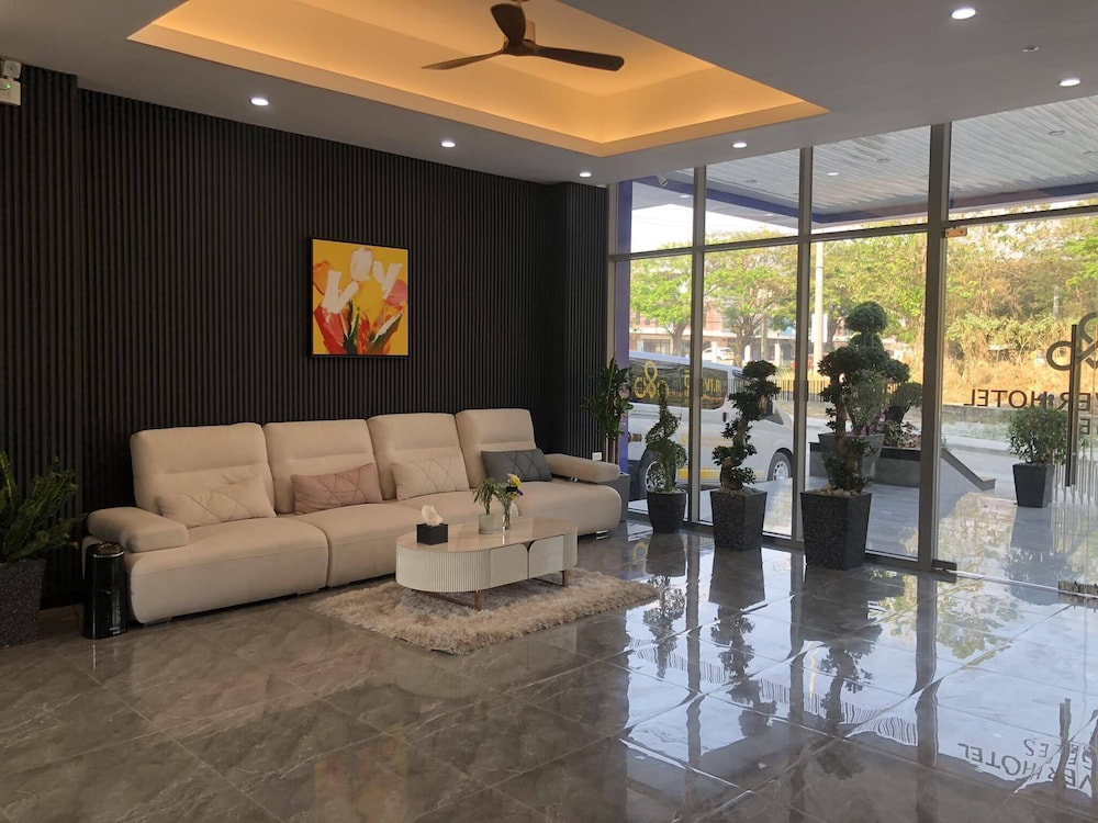 The Clover Hotel Angeles City managed by Cocotel 33/50