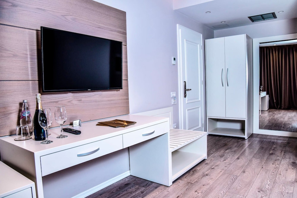 VH Broadway Tirana Hotel 43/50