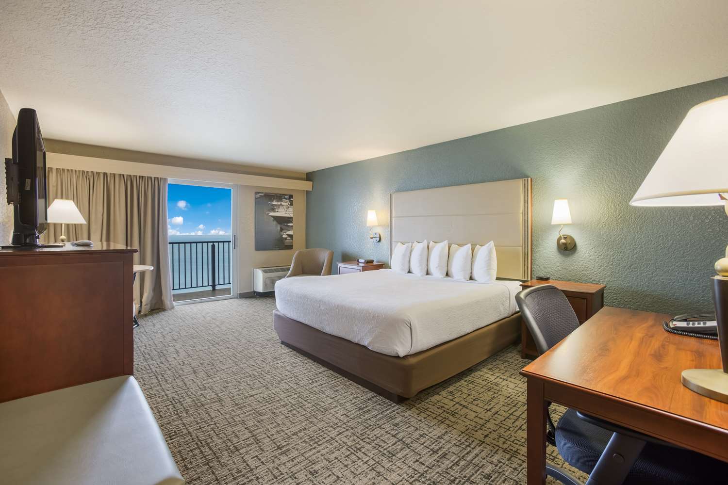Best Western Harbour Pointe Lakefront 10/37