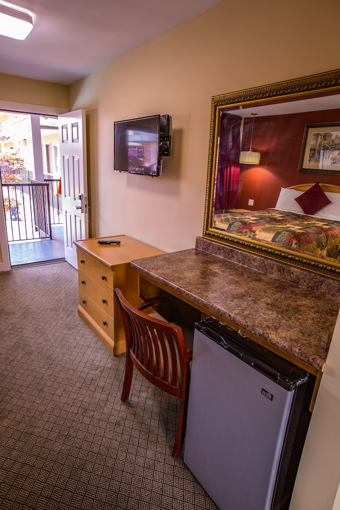 Sahara Courtyard Inn Penticton 44/77