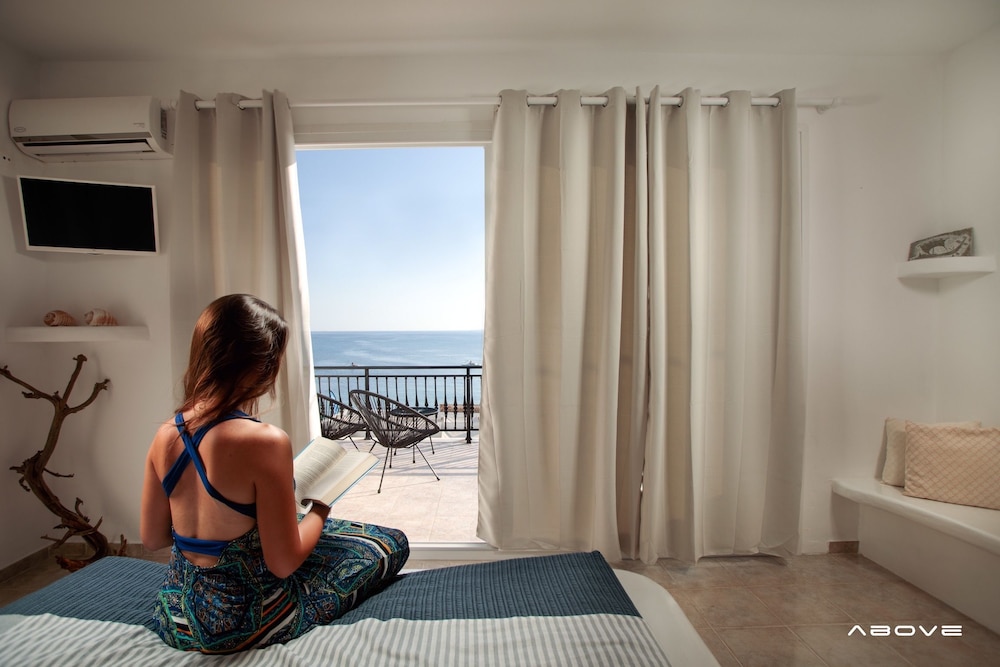 Manios Suites 28/48