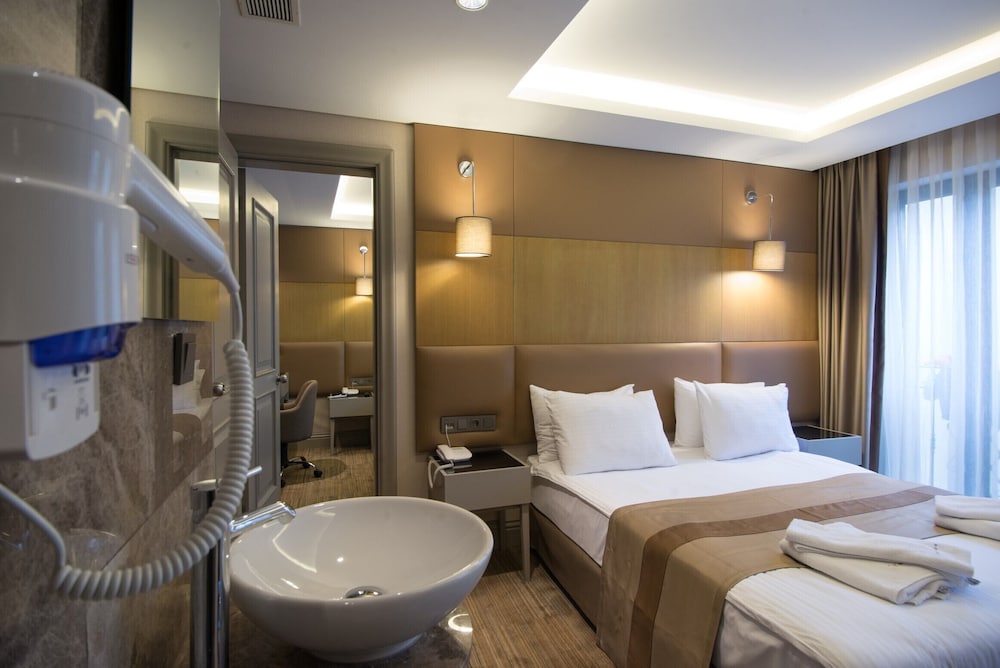 Gk Regency Suites Hotel 5/54