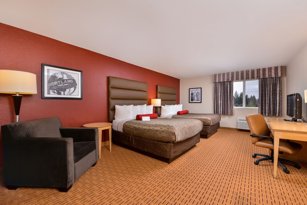 Clackamas Inn Suites 9/42
