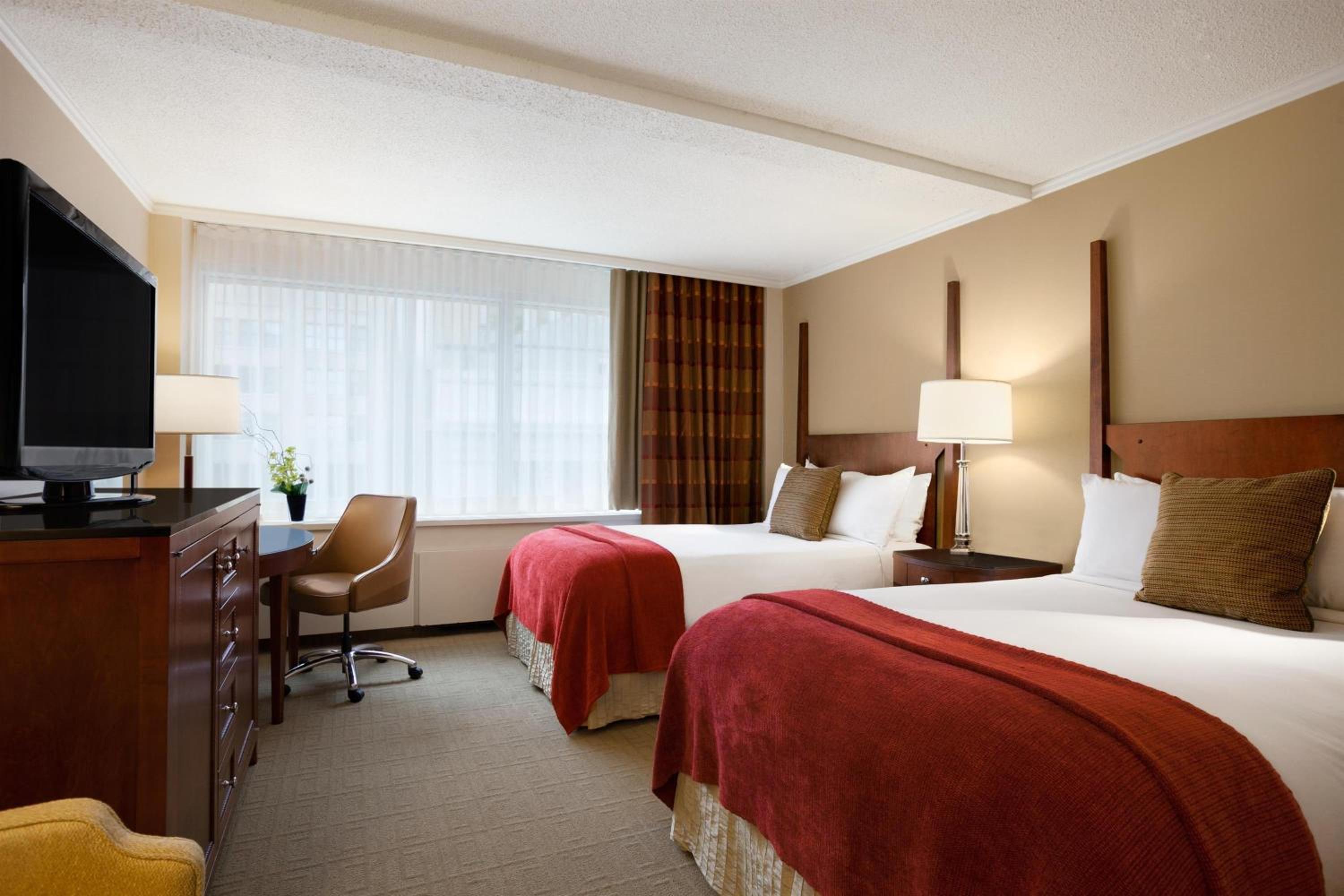 Fairmont, 2 Double Beds, Corner