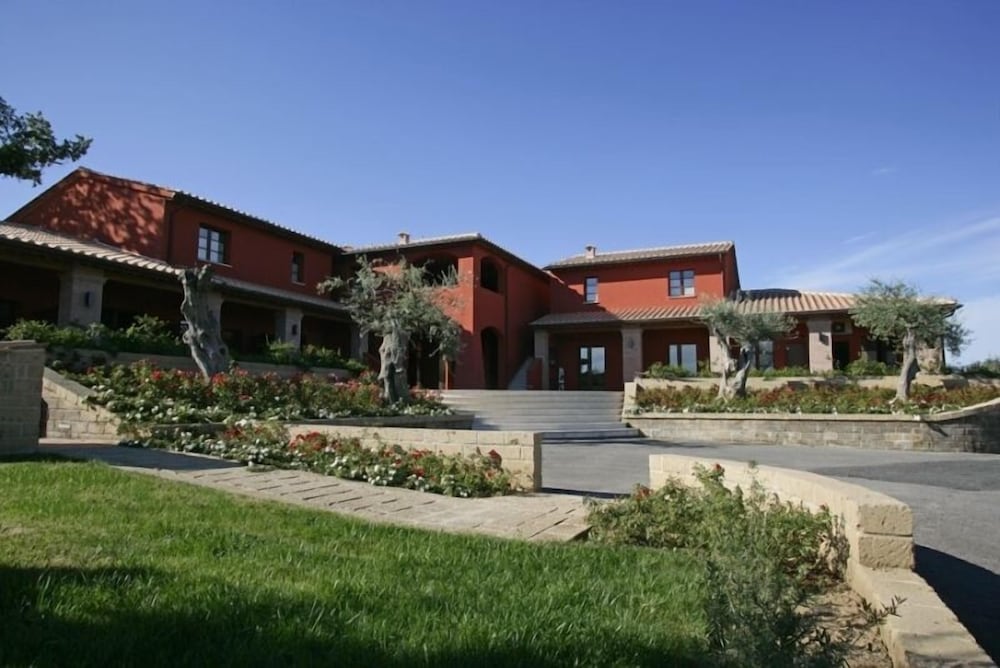 Borgo Etrusco S.P.A. 30/35