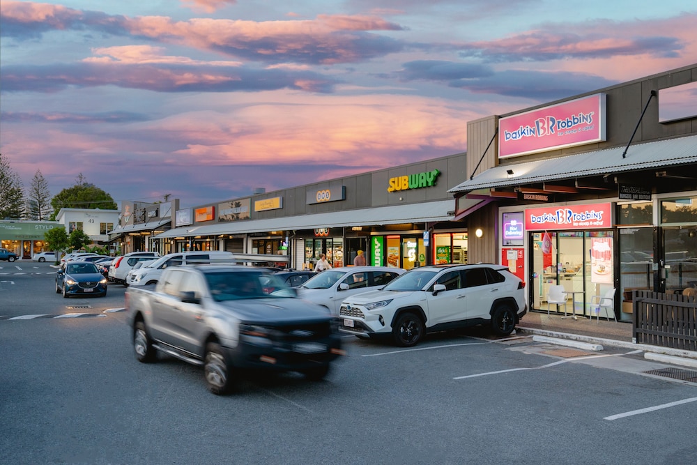 Montego Mermaid Beach Motel 61/69