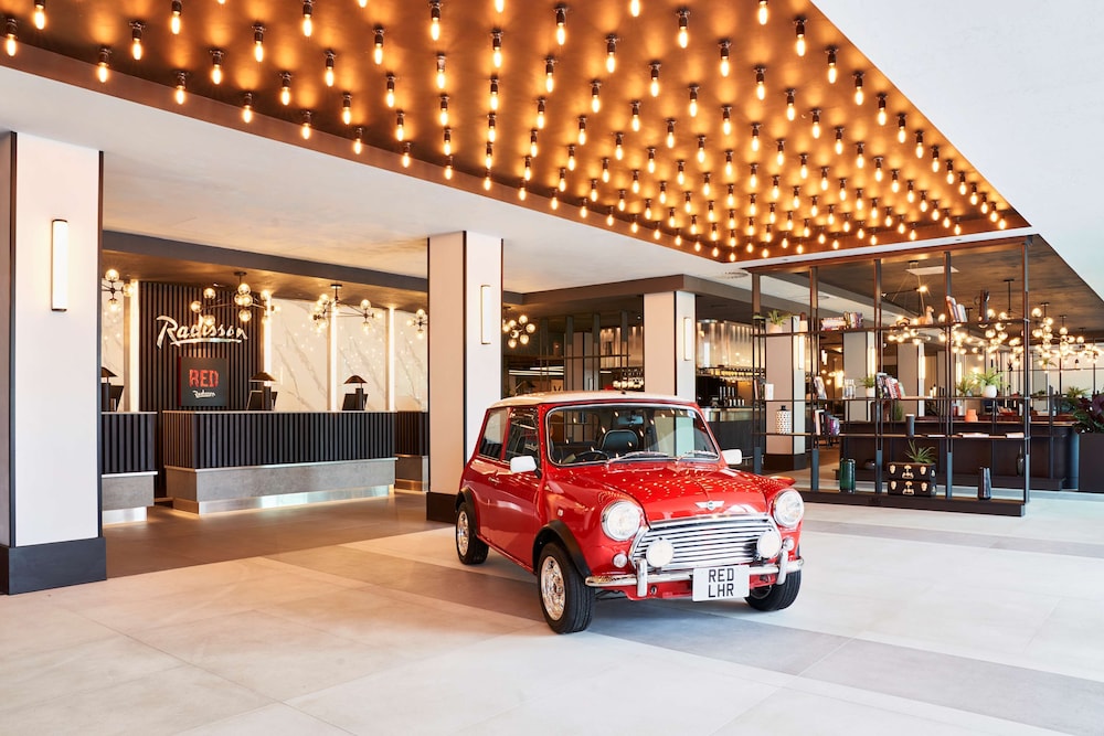 Radisson Red London Heathrow 47/64