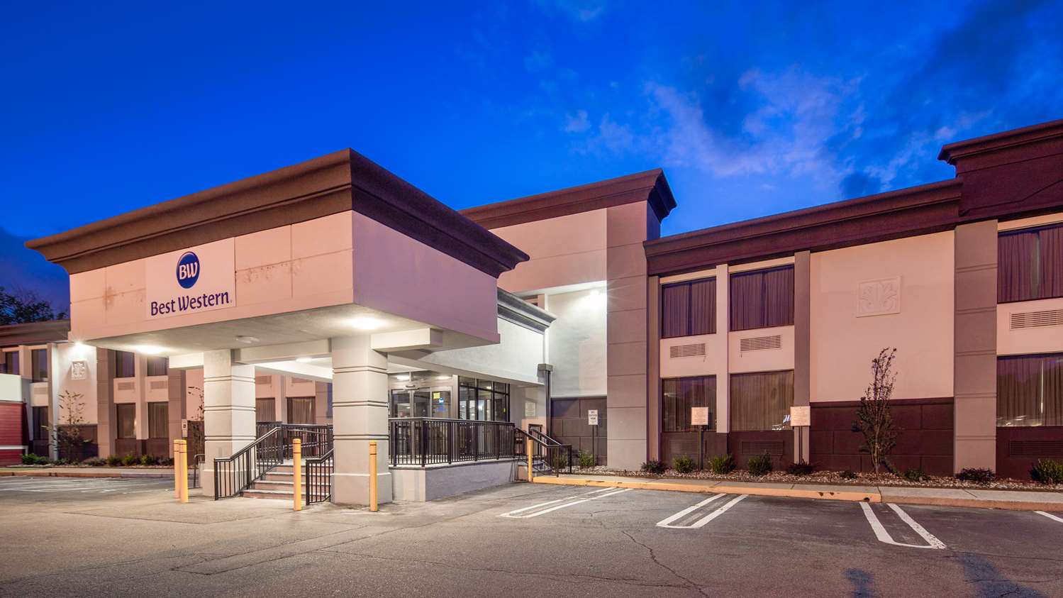 Best Western Paramus Hotel & Suites 35/35