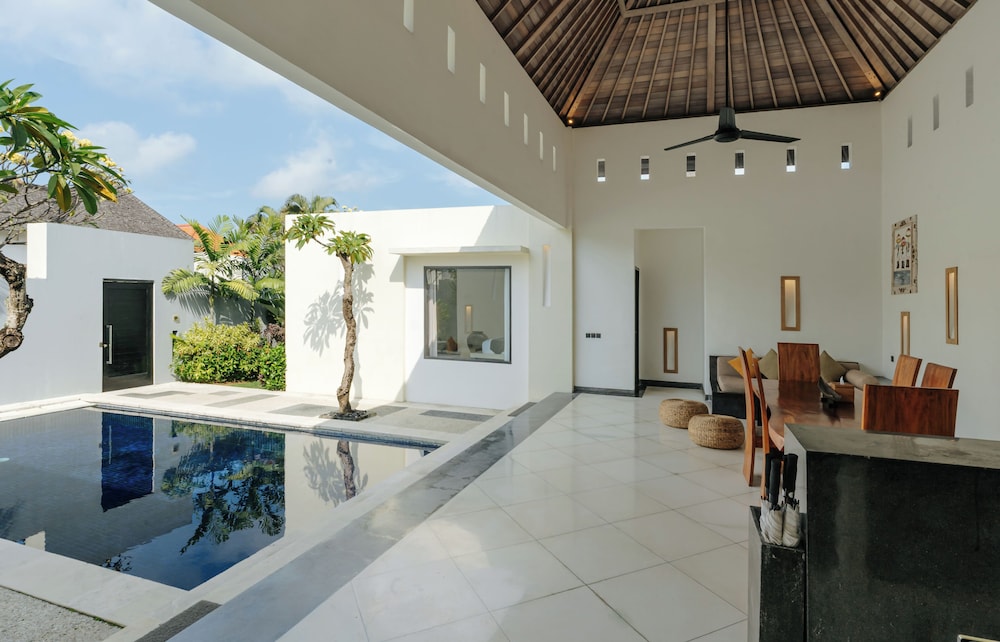 The Seminyak Suite - Private Villa 34/62