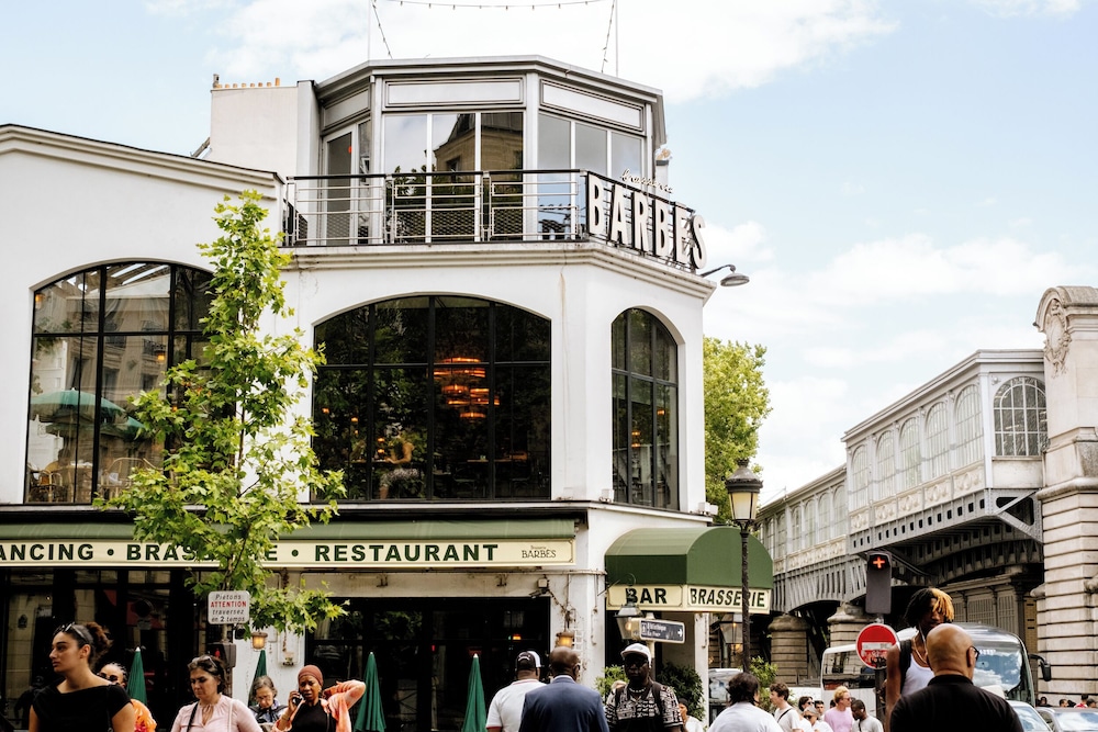 Hotel The Playce by Happyculture in PARIS