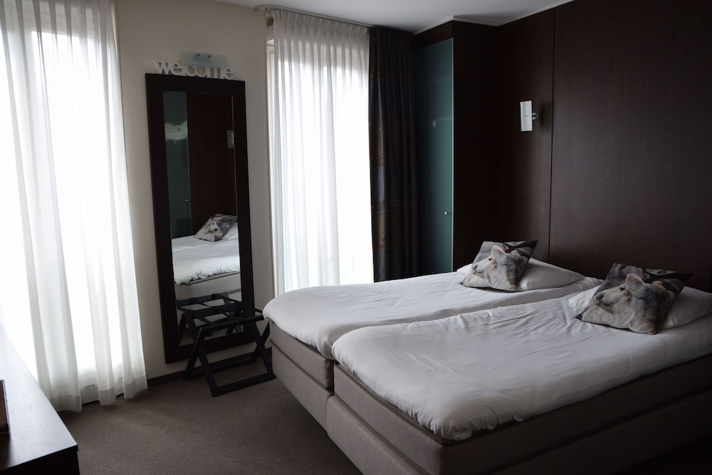 Golden Tulip West Ende 20/73