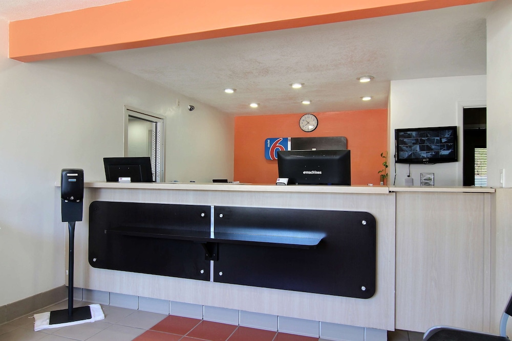 Lobby at Motel6 Carlsbad, NM, CARLSBAD - NM