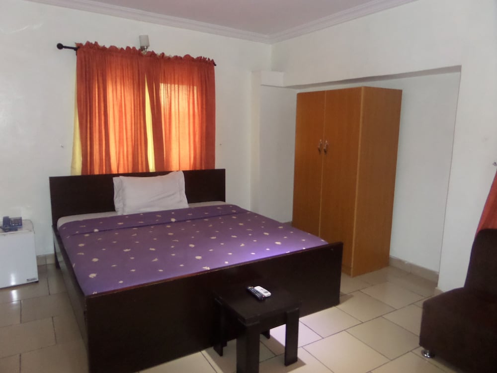 Bavidi Hotel 51/68