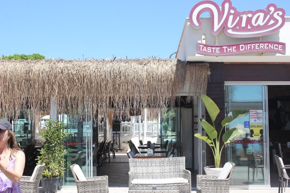 Viras Hotel 13/45