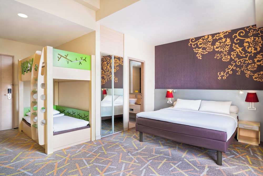 غرفة عائلية بسرير كينج وسرير بطابقين، Ibis Styles Malang 14/17