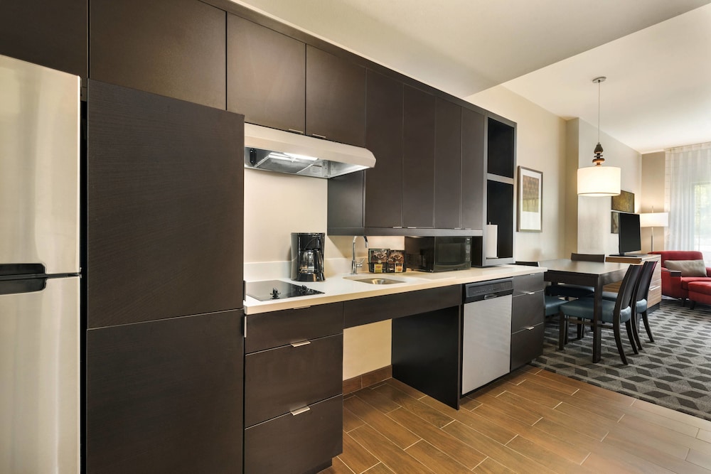 TOWNEPLACE SUITES PITTSBURGH AIRPORT/ROBINSON TOWNSHIP 32/34